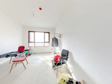 君泰市场门口 好楼层有车位 南北通透无遮挡