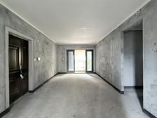 南岸区 融创江南融府洋房 四房 125万