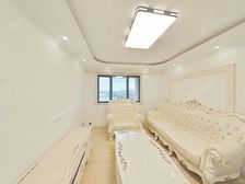 沿河景观房,三面采光,全屋地暖,,拎包入住,主推好房