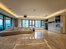 中央公园一环香港置地头排大平层。上峯组团730万 房源保真!