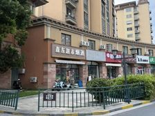 小区门口弟一间!6千多单价!6万租金,湖塘聚盛花园商铺