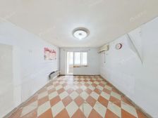 紧邻北京南站,洋桥北里,户型方正两居,中间楼层,满五