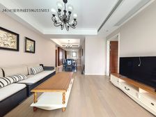 小区中间位置,两梯两户,四开间朝南,南北通透