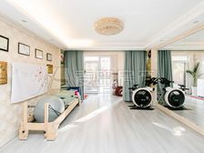 中海城香克林 带前后小院的南北三居室 满五 仅契税