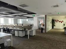 东四环广渠路沿线 中水电国际大厦571平精装遗留带家具出租