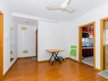 此房满五年,税费少,中间楼层,看房方便