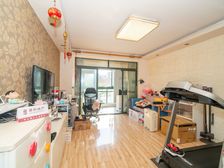 房龄新 环境优美 户型方正 南北通透 价格可以谈 近地铁