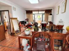 公园旁,一楼带院子,商品住宅, 临地.铁 ,双卫格局,随时看