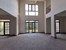 法式独栋别墅丨地下室丨客厅挑空丨西边套临河丨南北双花园