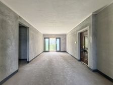 南岸区 融创江南融府洋房 四房 130万