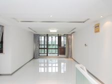 房屋清爽,中间位置边套,位置好,采光佳,诚售,欢迎实地看房。