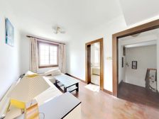 新出别墅,位置佳 有车库 好花园 格局好 欢迎实地看房。