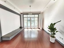 宽敞明亮!高性价比,带大阳台,看房拿底价!