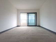 大三房 地铁站 带书 包 华侨城云溪都会