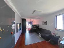 电梯已在使用 南北边套全明 小区车位充足 双轨交