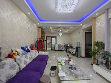 龙头寺轻轨站门口,精装修大2房,业主急售