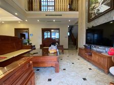 无法复制的顶跃,带屋顶花园,单层面积120平,急售