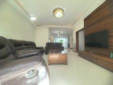 龙头寺北站旁边,带前后花园,精装修洋房急售