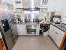 此房是一期顶楼复式,三房。前后无遮挡位置好 视野好