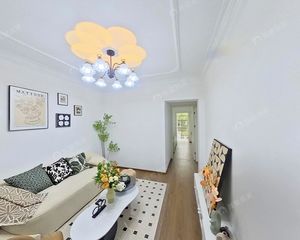 新塘站 低楼层一梯两户 一楼阳台已经打通 带小院