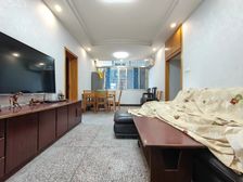 渝中区 三房 110万