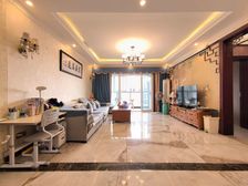 公园门口,轻轨站旁边,精装修大3房,急售