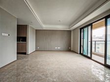 中央公园龙湖天街旁轻轨洋房。绿城春溪雲庐 看中庭 保真!