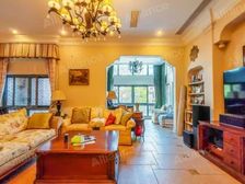 龙湖蓝湖郡东岸精装别墅 联排别墅端户 花园100平米