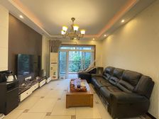 双轻轨门口,带入户花园3房,急售