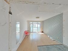 出门是虹莘路站,停车方便,不靠路,全天采光刺眼,诚售