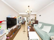 2012年次新房,精装修2年内,电梯中高区,视野好,通风好