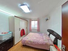 新出,底楼带50平米天井,院子大到堪比私家花园,诚意出售