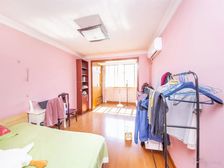 低价急售.精装2房,3楼,小区花园位置,采光没有遮挡