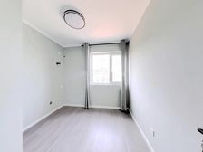 楼头位置 带有拐角窗户视野好 户型可以难碰见着么好的