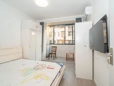 新上电梯中间层,曹二附属,朝南一房一厅,厨卫朝北,采光好