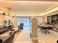 高新天街 微电园旁金科天宸七街区 四房精装 顶跃带大露台