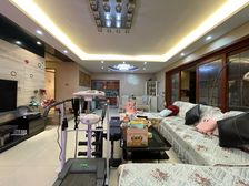 龙头寺商圈门口,精装修4房,业主急售