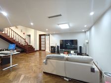 龙头寺公园门口,带端户大花园,精装修洋房底跃急售