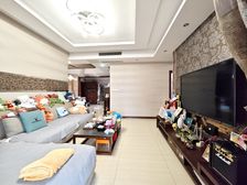 龙头寺公园门口,精装修大3房,急售