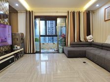 龙头寺公园门口,精装修3房,业主急售