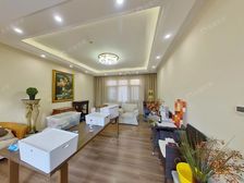 小汤山保利垄上:精装修大独栋, 地势高,户型好L形设计。急售