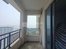 南昌二-中隔壁绿地国际博览城二期博粹高楼层江景四房诚售