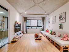 巴南区 叙利亚风格 精装洋房端户带大花园。