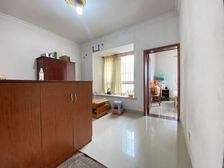 狮子坪轻轨站旁边,1房急租