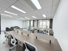 地铁口和荣大厦150平全新装修带家具可直接办公适合各类企业