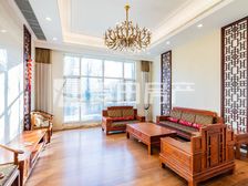 类独栋错层别墅 可谈价 位置不错 誉天下 5室2厅 精装修