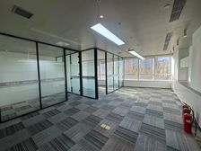 望京SOHO新出100平 2间隔间 精装修 全吊顶 随时看