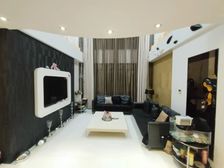 复地香栀花园 精装修 带车位 !! 看房随时 价格可议!