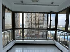 果岭湾通透两居,带大下房,诚心出售