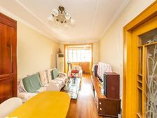 高楼层 房型方正 小区中间位置 诚心出,看房随时 3室1厅